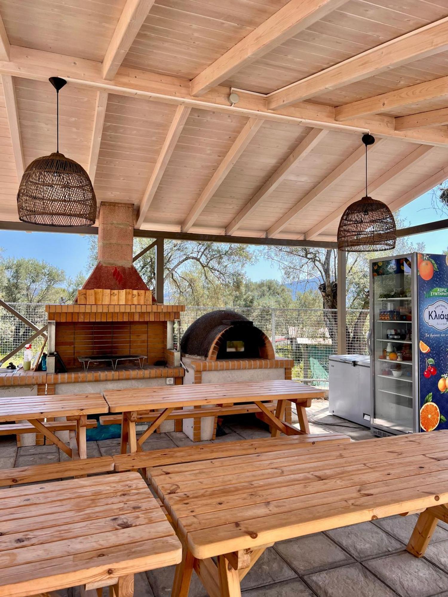 Nirikos Camping Spasmeni Vrisi Ngoại thất bức ảnh